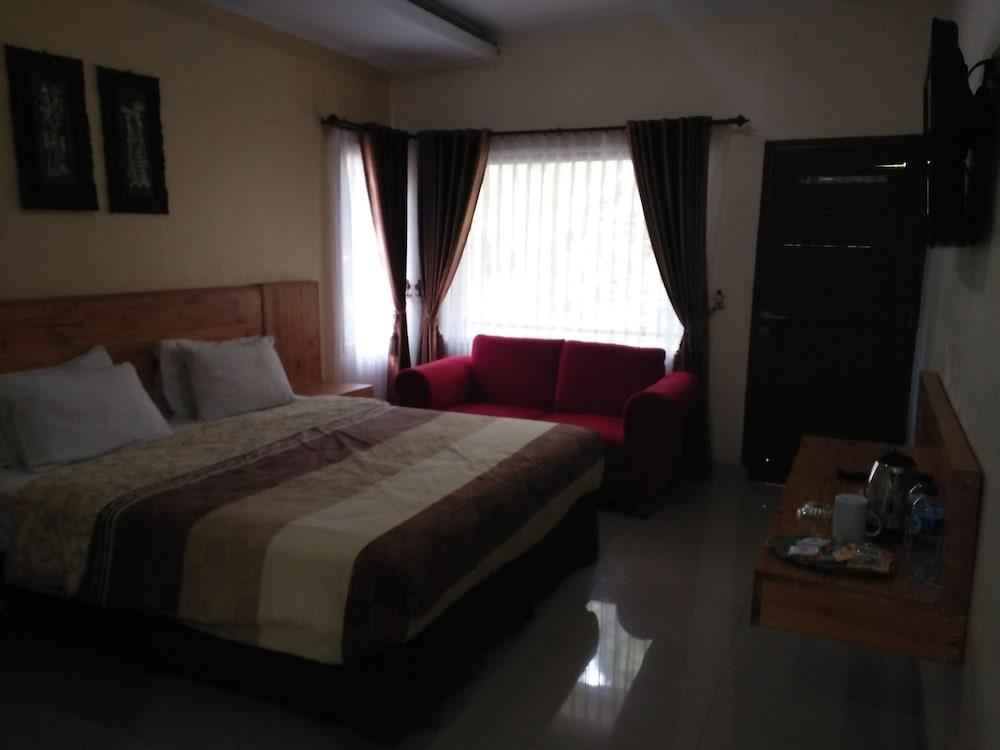 Bukit Alamanda Resort Garut Exterior photo