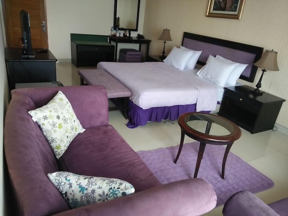 Bukit Alamanda Resort Garut Exterior photo