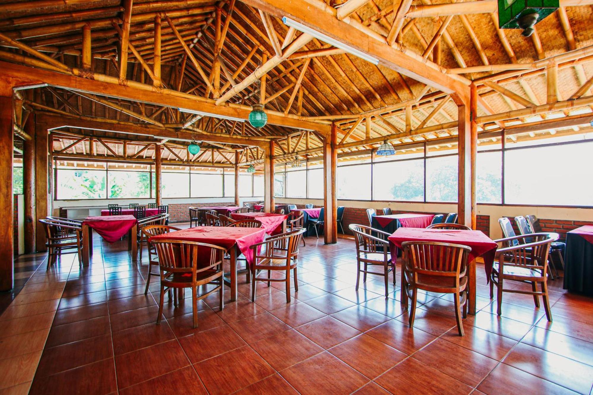 Bukit Alamanda Resort Garut Exterior photo