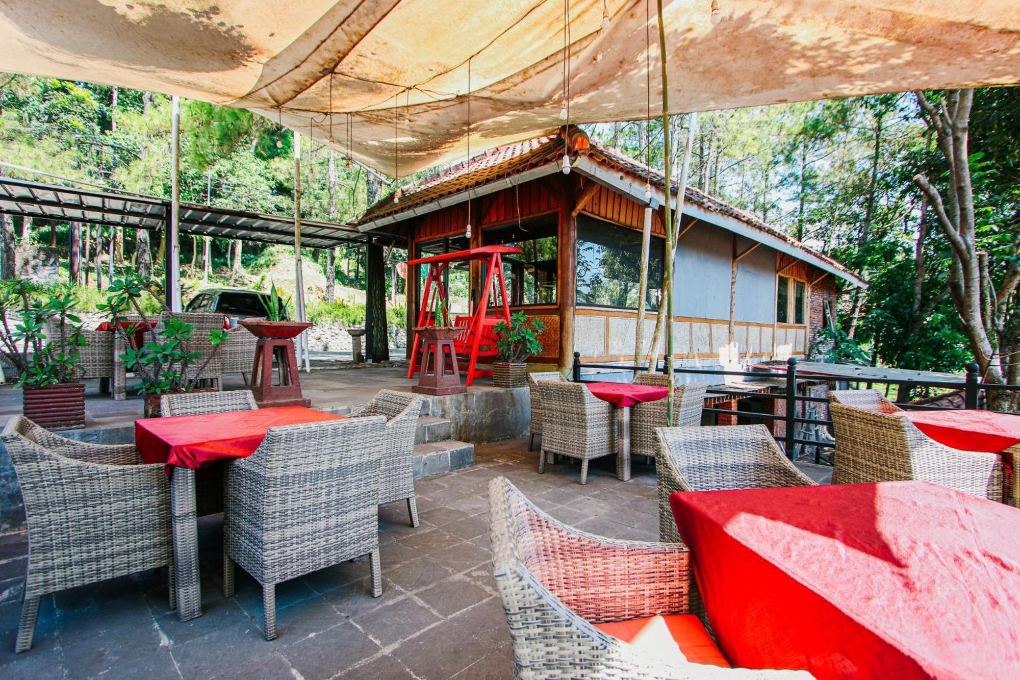 Bukit Alamanda Resort Garut Exterior photo